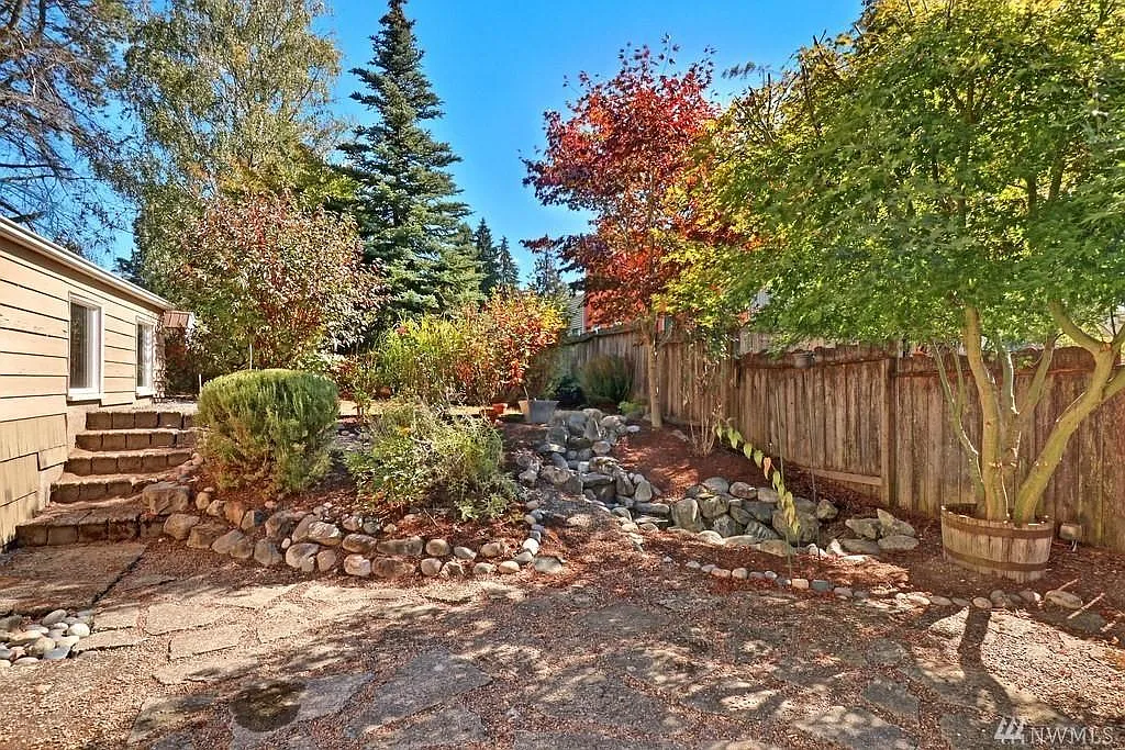 11346 14th Ave NE — Photo 2