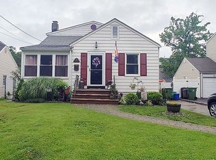 318 Hillside Rd, Linden, NJ 07036