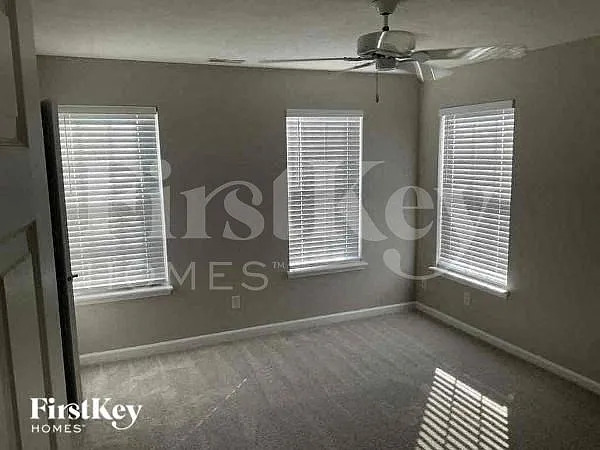 6762 Auburn Ln — Photo 8
