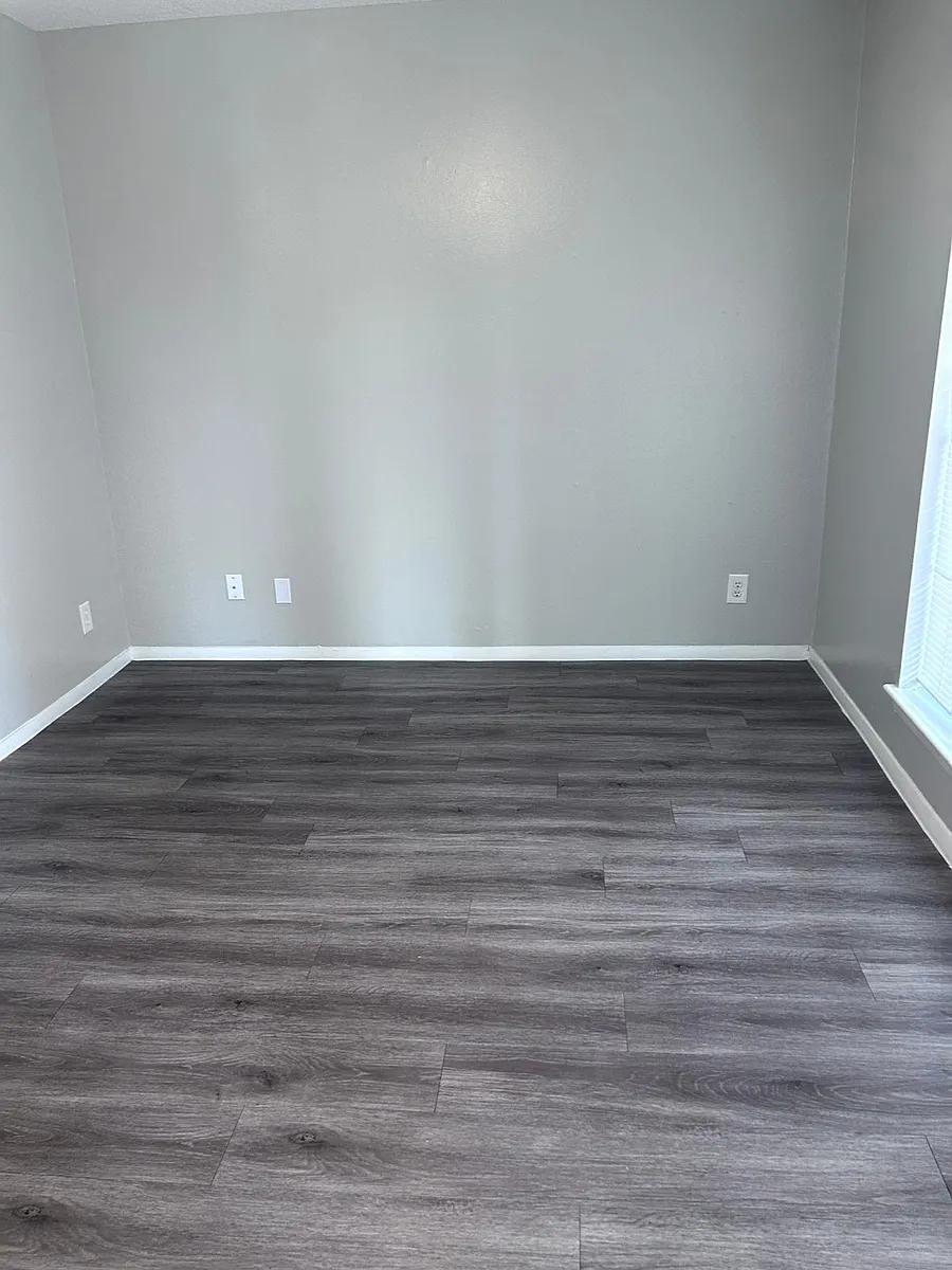 Building Photo - 1608 W McIntyre St #9