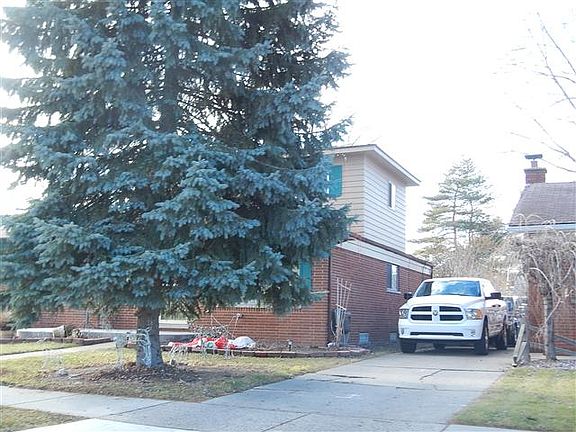 4th image of 31521 Marilyn Dr