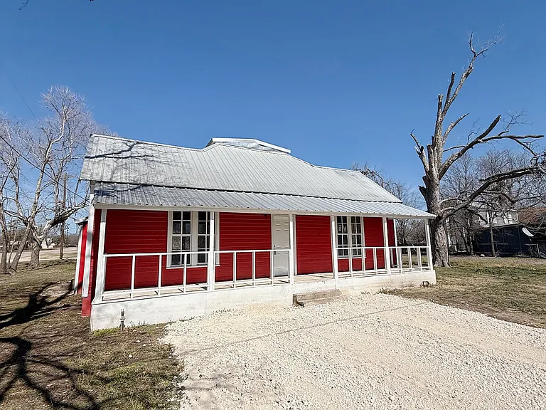 177 E Sweden St — Photo 14