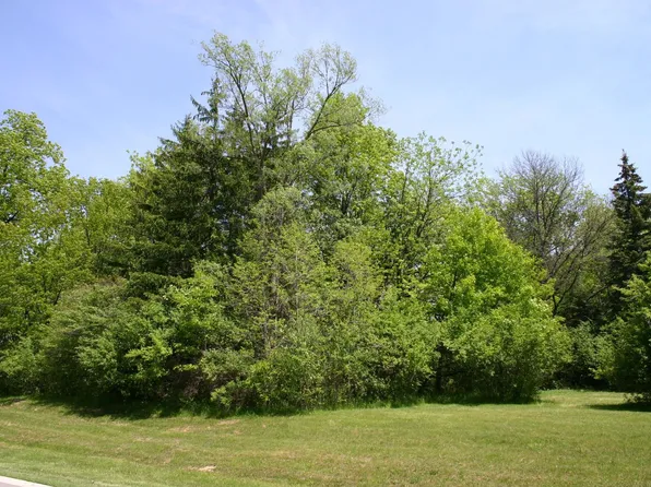 121 N Wynstone Dr, North Barrington, IL 60010