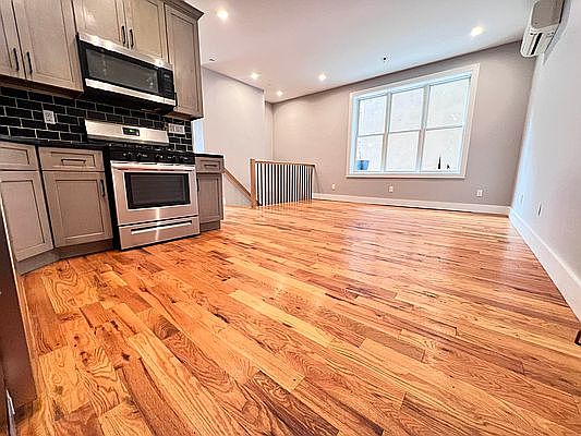 1st image of 2266 Pacific St #1R
