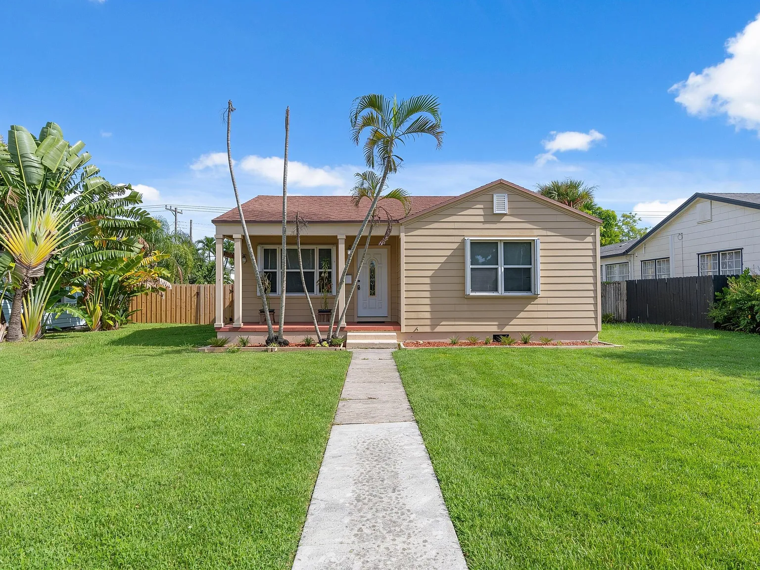 3 bed, 1.0 bath, 1254 sqft, $3,500 — Photo 2