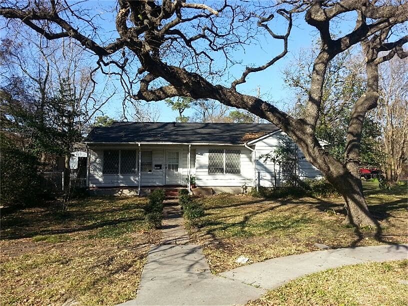 1st image of 13241 Laguna St