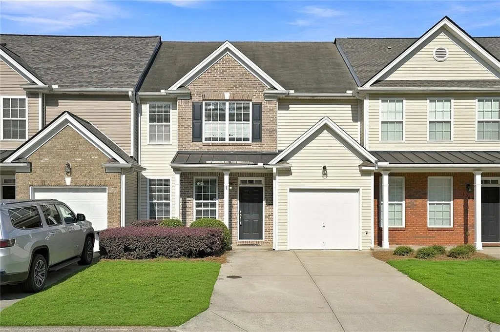 3 bed, 2.5 bath, 1830 sqft, $2,100 — Photo 1