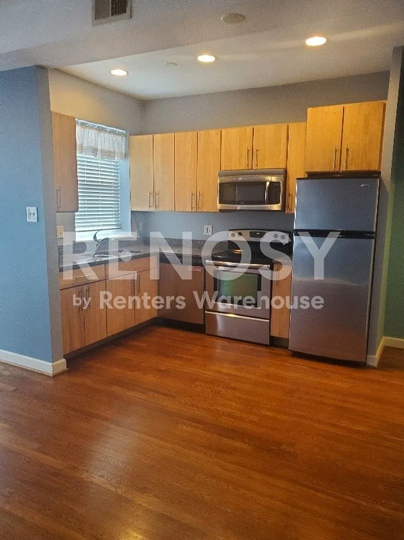 Updated 1 Bedroom 1 Bath Condo in the Central West End — Photo 4