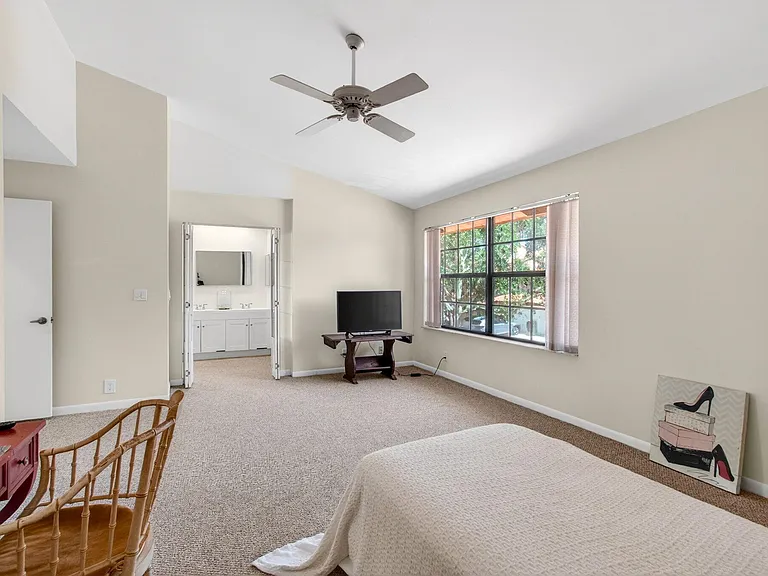 7865 La Mirada Dr — Photo 37