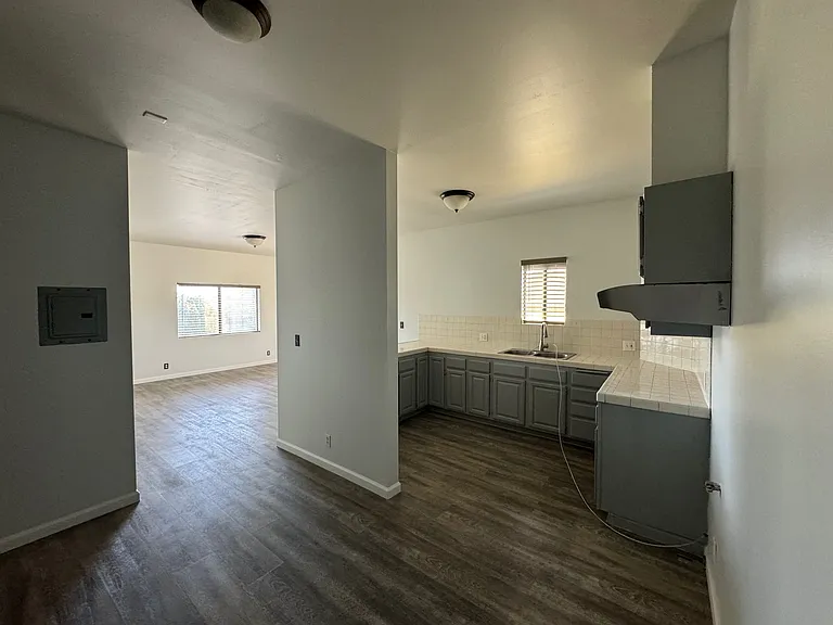 1635 E Washington Blvd #A — Photo 3