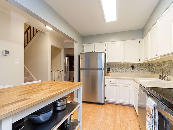 4th image of 6043 Crown Royal Cir