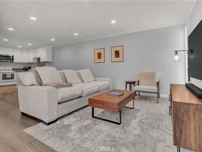 1086 Cabrillo Park Dr APT D, Santa Ana, CA, 92701