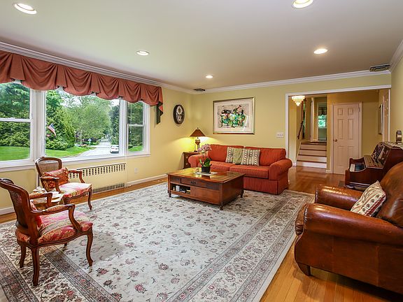 5th image of 60 Windsor Road