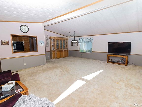 5th image of 527 181st Street Ct E