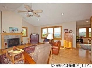 17 Hawkstepp Dr, Hendersonville, NC 28792