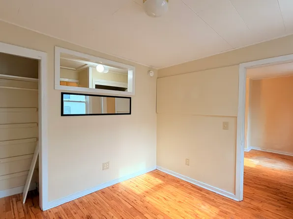 111 College St APT 3C, Burlington, VT 05401