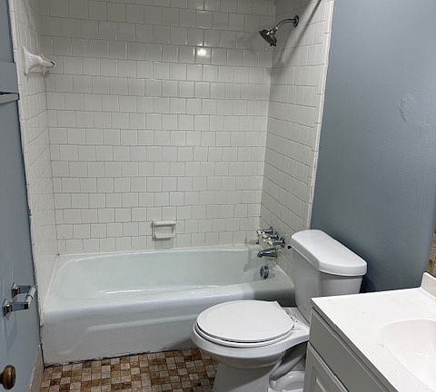 4th image of 116 Pine Creek Court Ext
