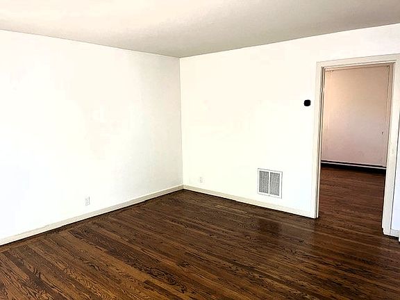 5th image of 1039 Amarillo Ave