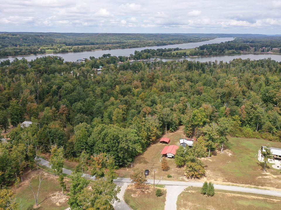 1st image of 52 Cardinal Hollow Rd