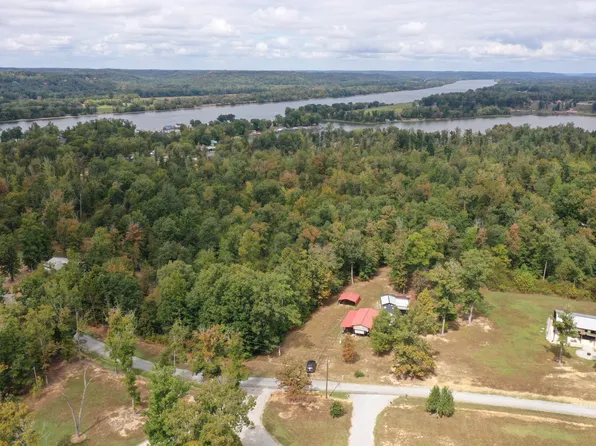 52 Cardinal Hollow Rd, Linden, TN 37096