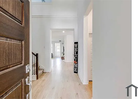 4 bed, 1967 sqft, $2,600 — Photo 2