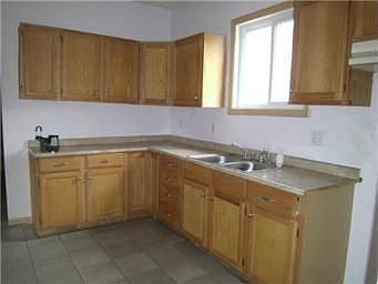3rd image of 4209 Park Ave