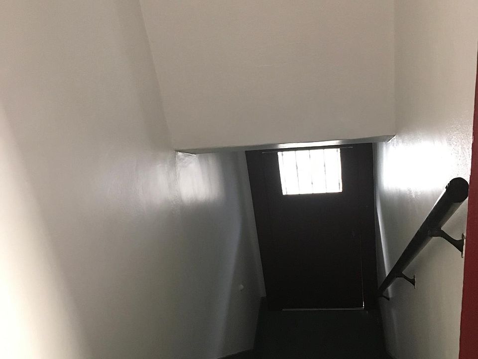 1st image of 2631 Jeffries Ave #2631