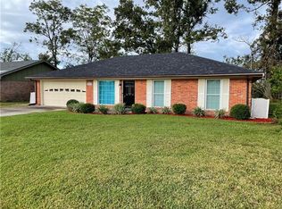 1904 Karon St, Sulphur, LA 70663