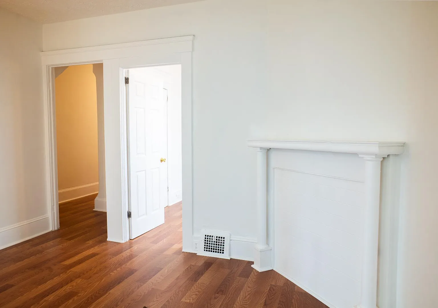 906 E 76th St - Unit 2 — Photo 3
