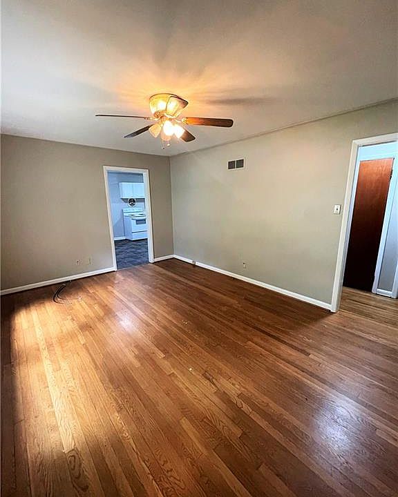 1st image of 3201 Center St