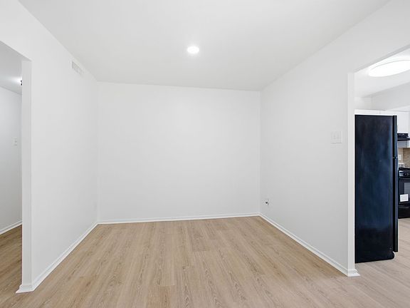 4th image of 19419 Brassie Pl APT 303