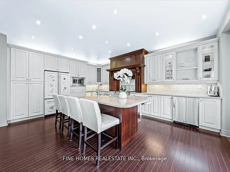 26 Gesher Cres — Photo 12