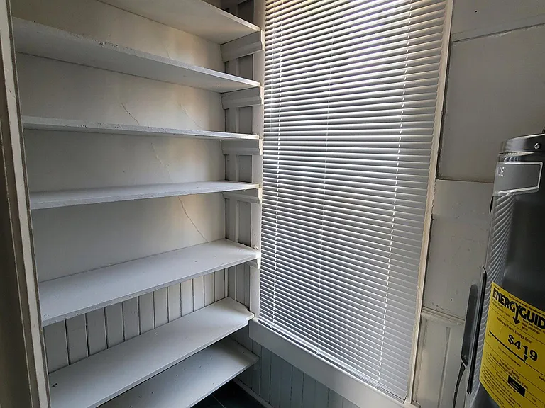 632 Walnut St SW — Photo 11