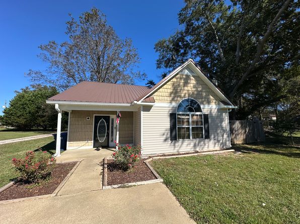 1311 Circle Dr