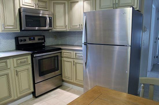 3rd image of 26 Lincoln Ave #2