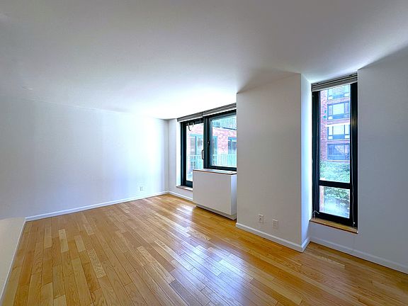 3rd image of 1 Irving Pl APT G8k