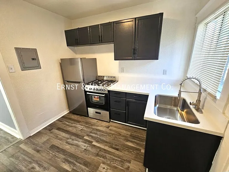 1306 E Hellman St #3 — Photo 6