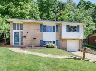 2068 Holiday Park Dr, Pittsburgh, PA 15239