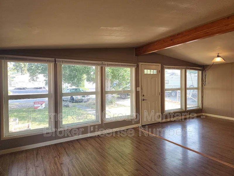 3 bed, 1.0 bath, $1,675 — Photo 4