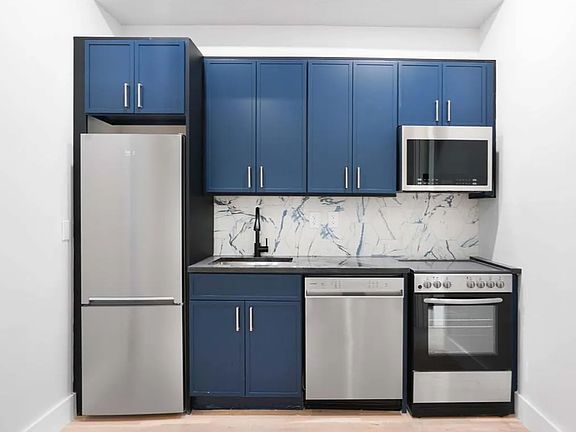 2nd image of 139 Meserole St #3AA