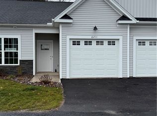 6217 Blossom Ridge Cir, Ontario, NY 14519