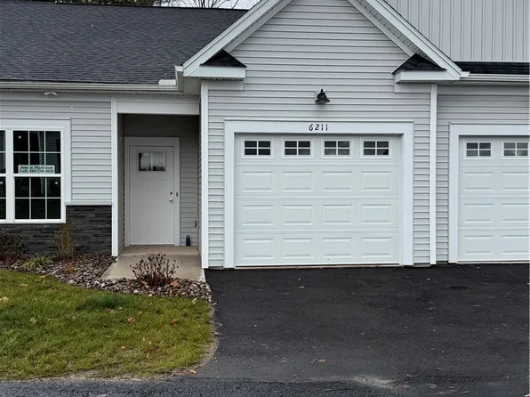 6217 Blossom Ridge Cir, Ontario, NY 14519