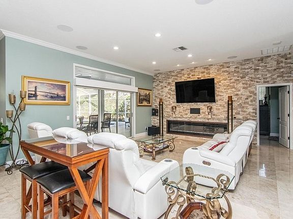 4th image of 36821 Laurel Oaks Ln