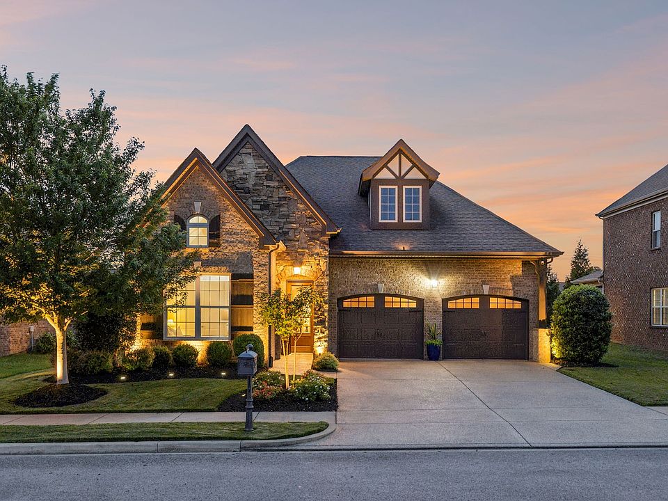 1st image of 1021 Baxter Ln