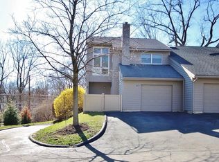 8 Brooke Club Dr APT 1, Ossining, NY 10562
