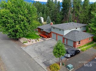 506 Lakeview Ave, Cascade, ID 83611
