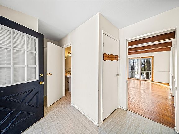 2nd image of 33380 Coachman Ln