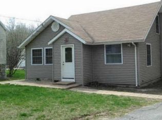 70 Dayton Rd, Waterford, CT 06385