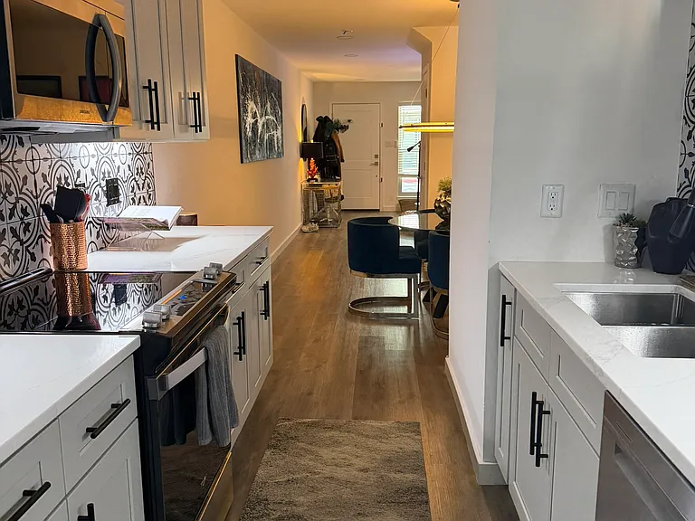 2718 Old Field Dr #302 — Photo 9