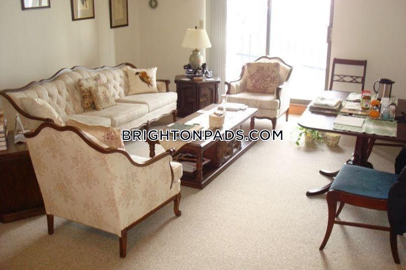 2nd image of 566 Washington St #1MF